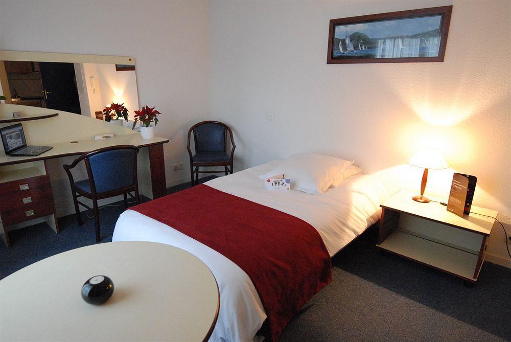 Cerise Lannion Aparthotel Exteriör bild