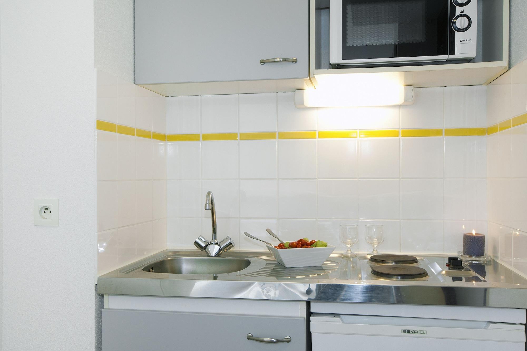 Cerise Lannion Aparthotel Exteriör bild