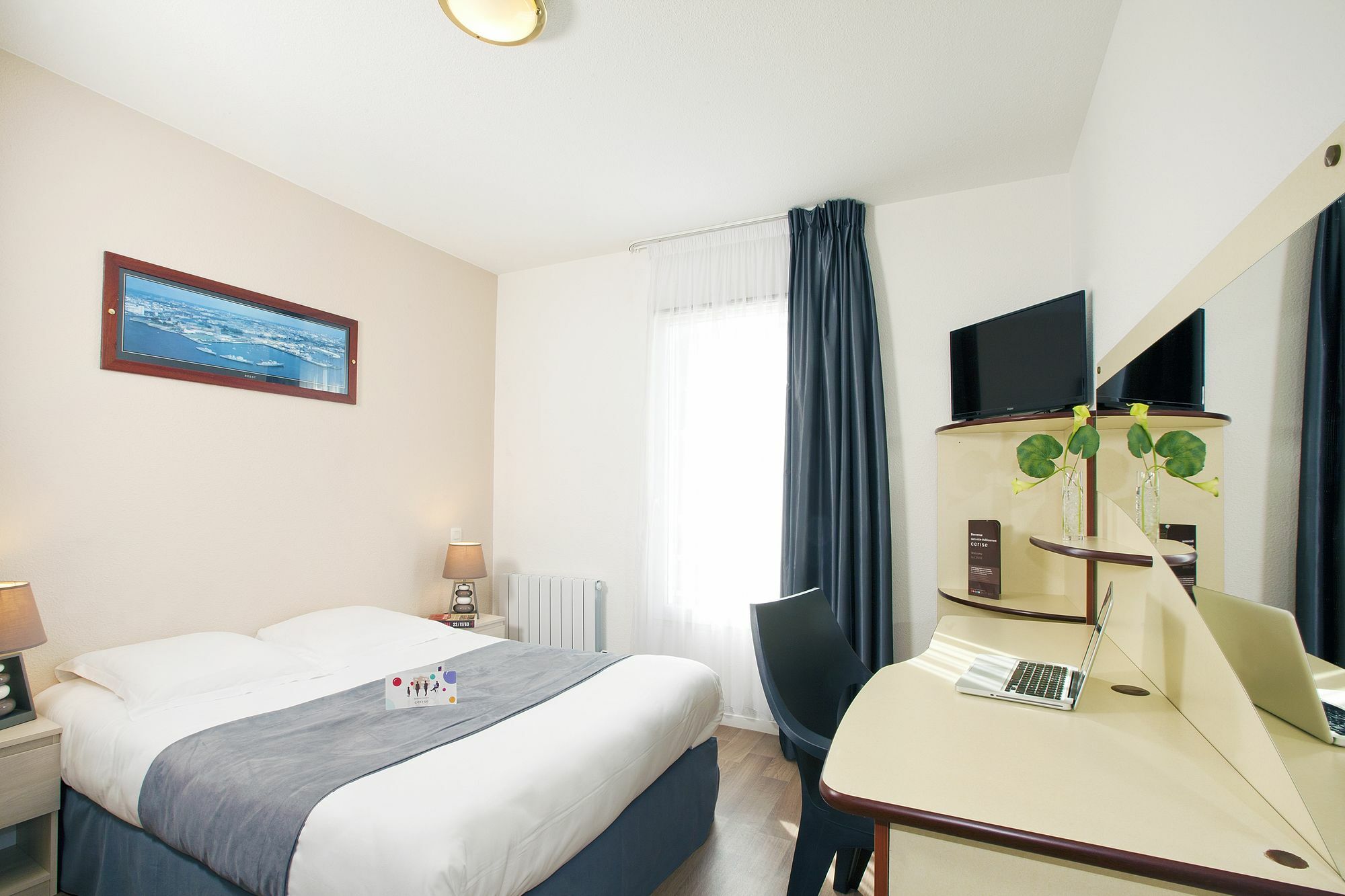 Cerise Lannion Aparthotel Exteriör bild